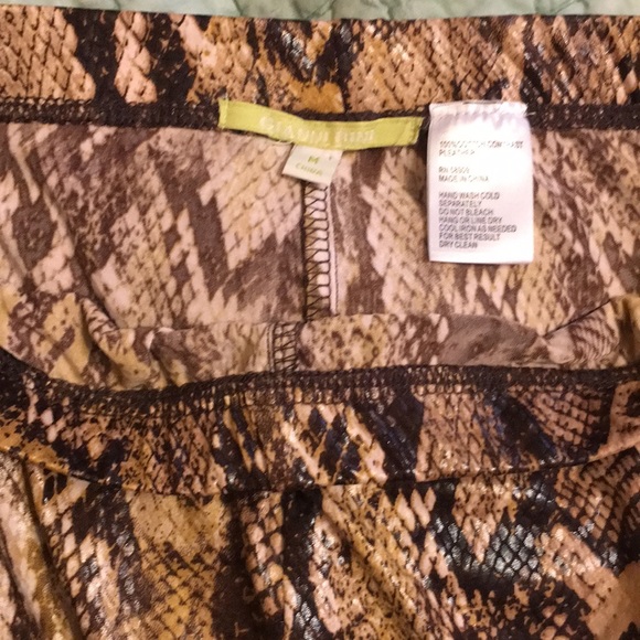 Pleather python leggings! Stretchy/form fitting! - Picture 5 of 8